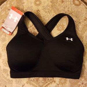 UNDER ARMOUR sports bra